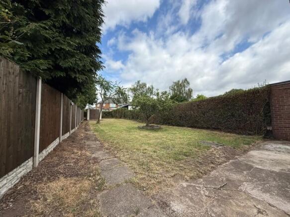 3 bed Semi-Detached to rent Image 9
