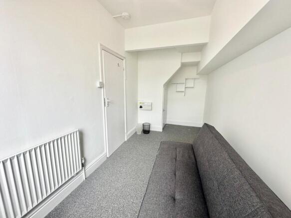 3 bed House to rent Image 12