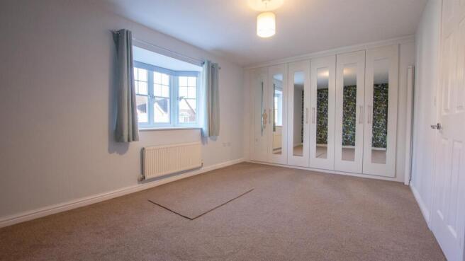 4 bed Terraced to rent Image 12