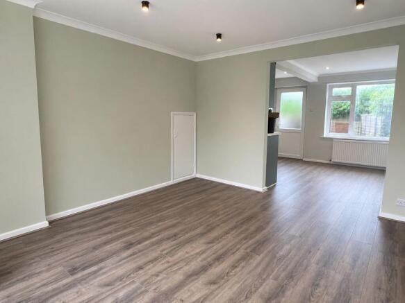 3 bed House to rent Image 3