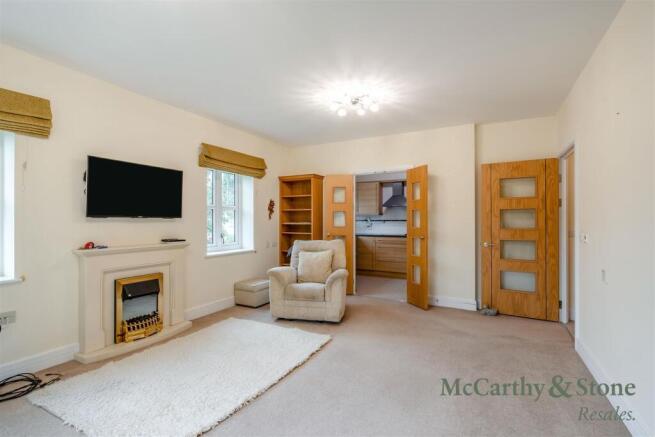 8707782-interior24.jpg