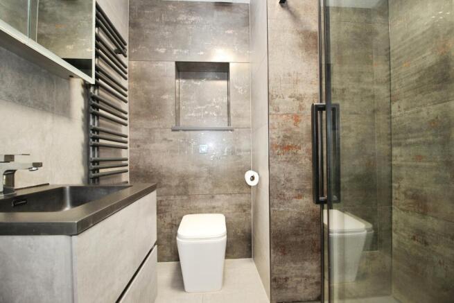 4 bed Terraced for sale Image 11