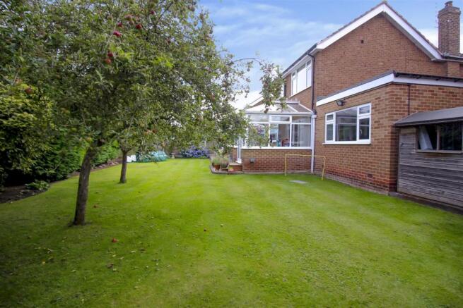 rear garden 3.jpg