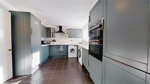 32, Avon Close, Lancing BN15 0BS
