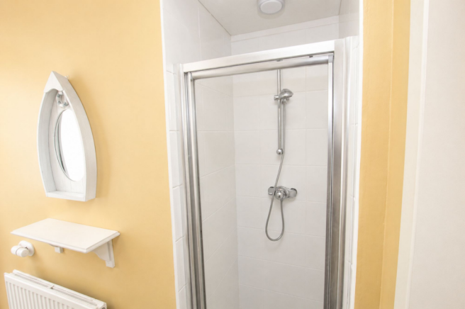 2 bed Terraced for sale Image 6