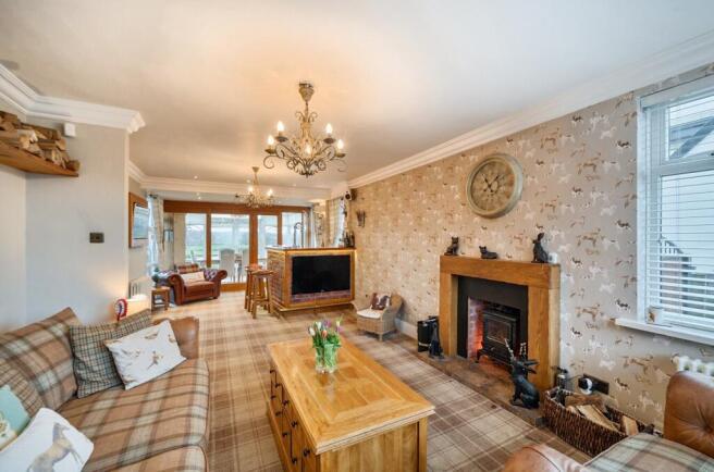 4 bed Detached for sale Image 5