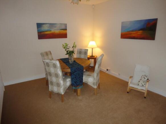 lounge/dining room