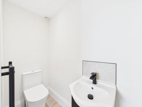 Room 7 ensuite