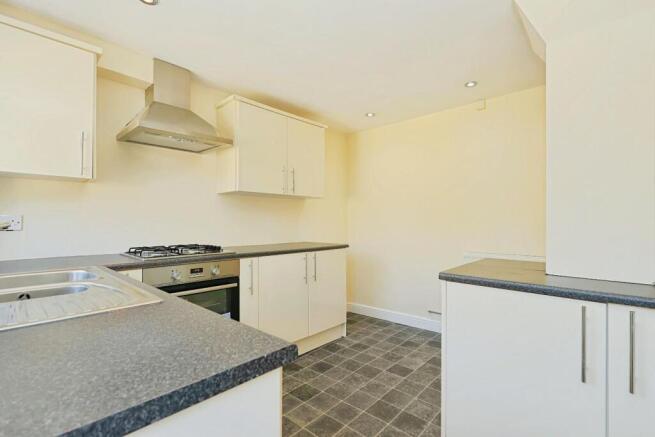 2 bed House for sale Image 6