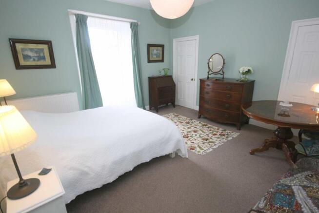 REAR DOUBLE BEDROOM