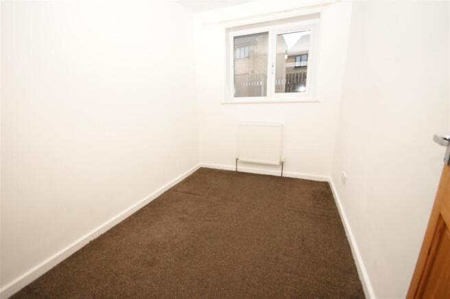3 bed Terraced to rent Image 6