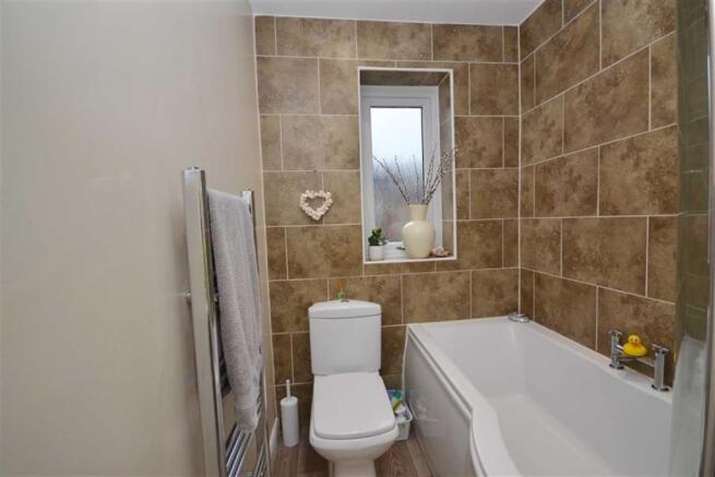 En-Suite Bathroom/w.c View 2