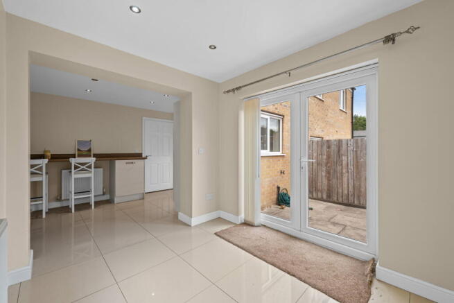 3 bed Semi-Detached for sale Image 6