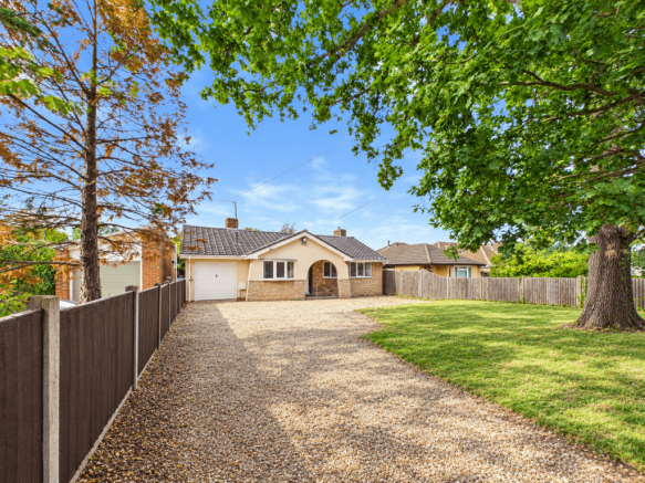 A three bed detached bungalow for sale in the hea