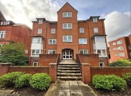 Flat 7, 39 Heathcote Court, Osborne Road, Windsor SL4 3SS