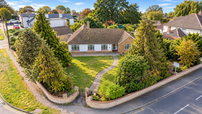4 bedroom detached Bungalow