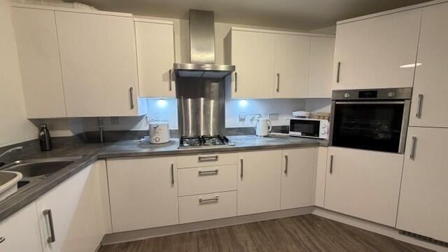 77 Poppyfield Kitchen 2.jpeg