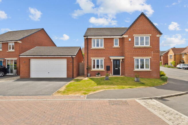 4 bed Detached for sale in pontefract