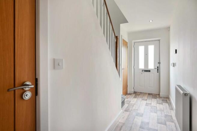 3 bed Semi-Detached to rent Image 10