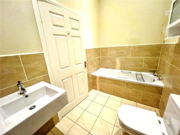 2 bed Apartment for sale Image 9