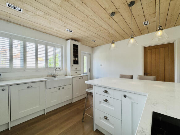 2 bed Bungalow for sale Image 8