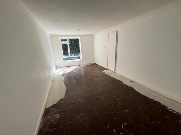 2 bed Flat for sale Image 4