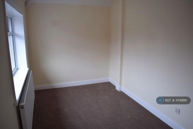 2 bed Semi-Detached to rent Image 8
