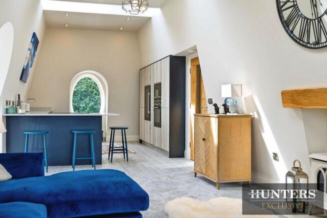 2 bed Apartment for sale Image 11