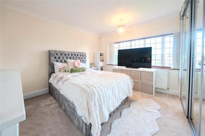 4 bed Detached for sale Image 10