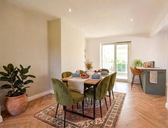 3 bed Semi-Detached for sale Image 10