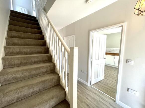 3 bed Semi-Detached to rent Image 11