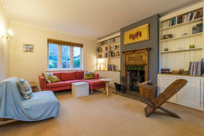 52 Meadow Way-6.jpg