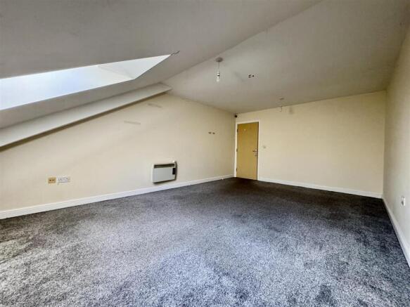 2 bed Apartment for sale Image 8