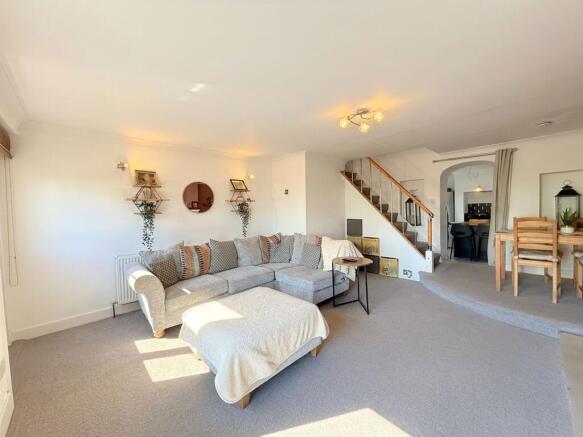 3 bed Semi-Detached for sale Image 6