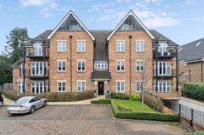 Flat 11, Rutherford House, Packhorse Road, Gerrards Cross SL9 8GZ