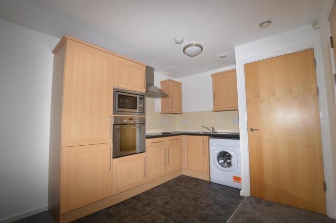 1 bed Apartment to rent Image 7