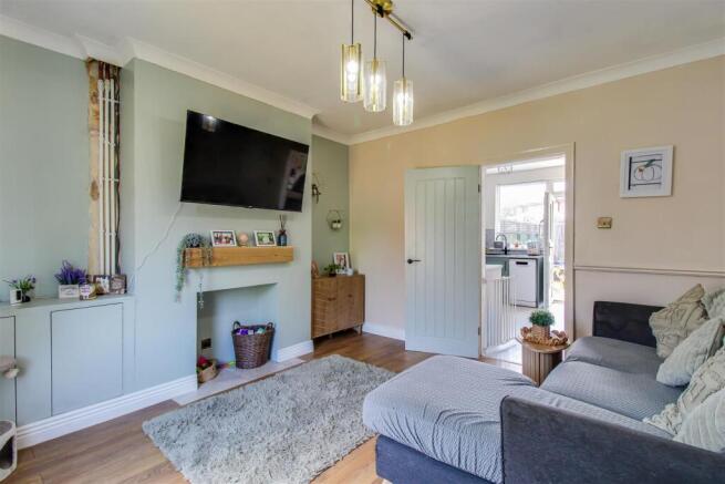 3 bed Semi-Detached for sale Image 4