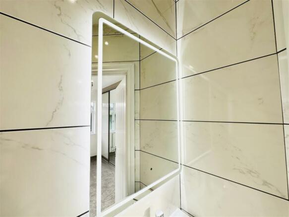 Bedroom 2 En suite