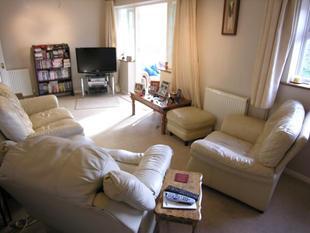 LOUNGE/DINER: