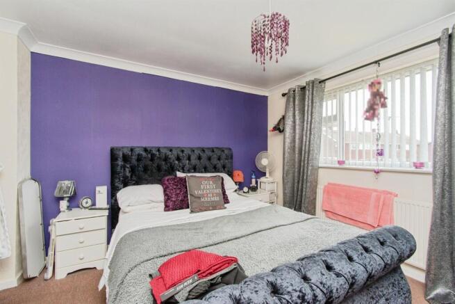3 bed Terraced for sale Image 8
