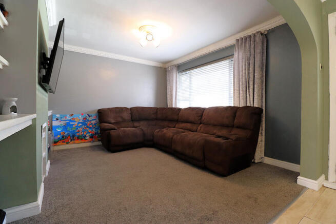 3 bed Semi-Detached for sale Image 4