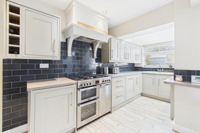 3 bed Semi-Detached for sale Image 7