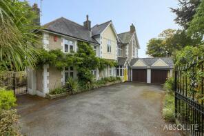 Rowell, Hunsdon Road, Wellswood, Torquay TQ1 1QB