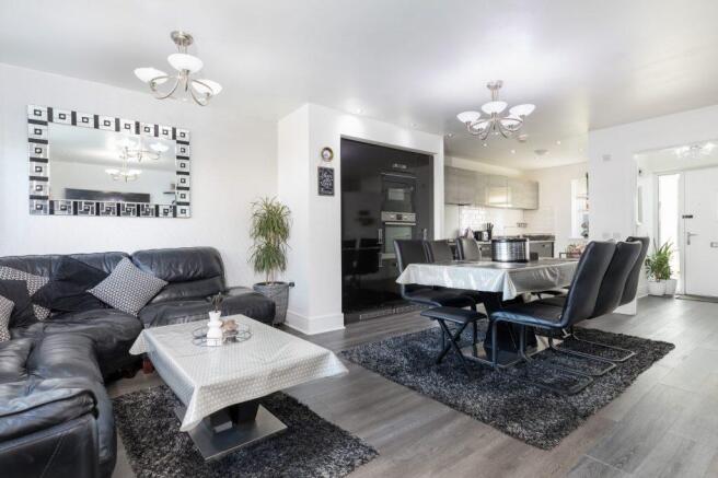 Falcon Drive, Newton Mearns photo 4