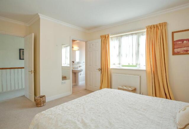 Master Bedroom 1 Doo