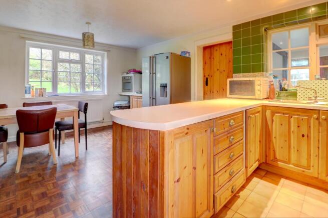 Kitchen Dining ii.jpg