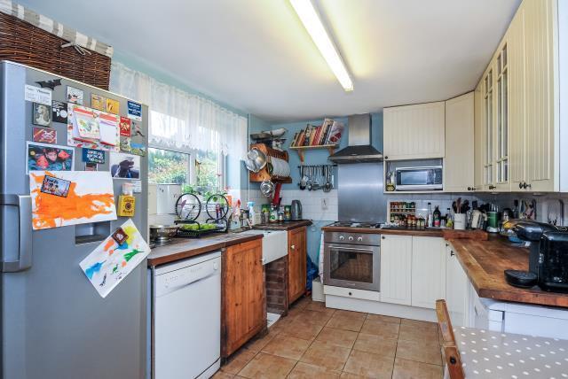 Fitted kitchen