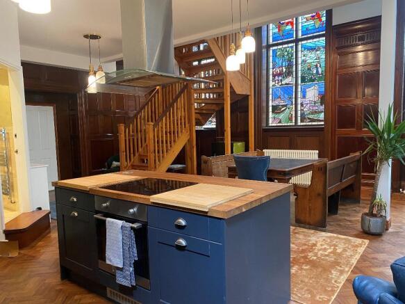 2 bed Apartment to rent Image 5