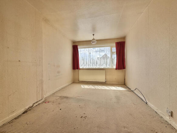 3 bed Semi-Detached for sale Image 8