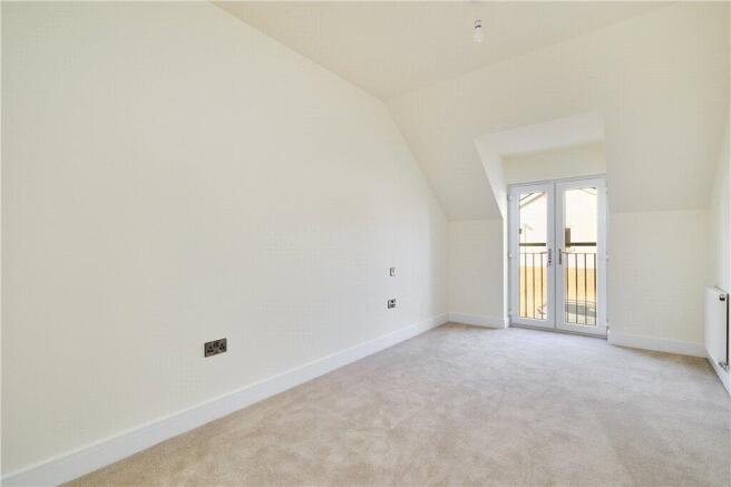 4 bed Semi-Detached for sale Image 8
